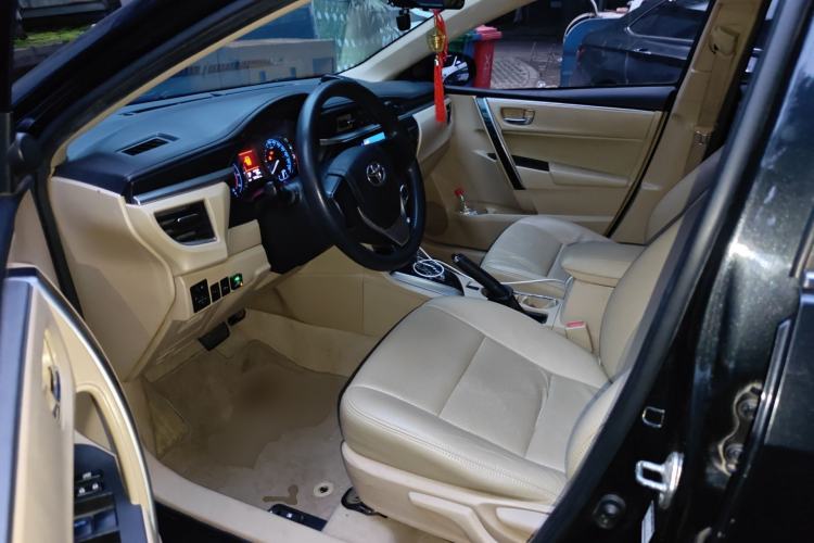 Used Toyota Corolla 2014 1.6L CVT GL-i Driver Seat