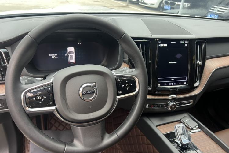 Used Volvo XC60 2024 B5 4x4 Smart Luxury Edition