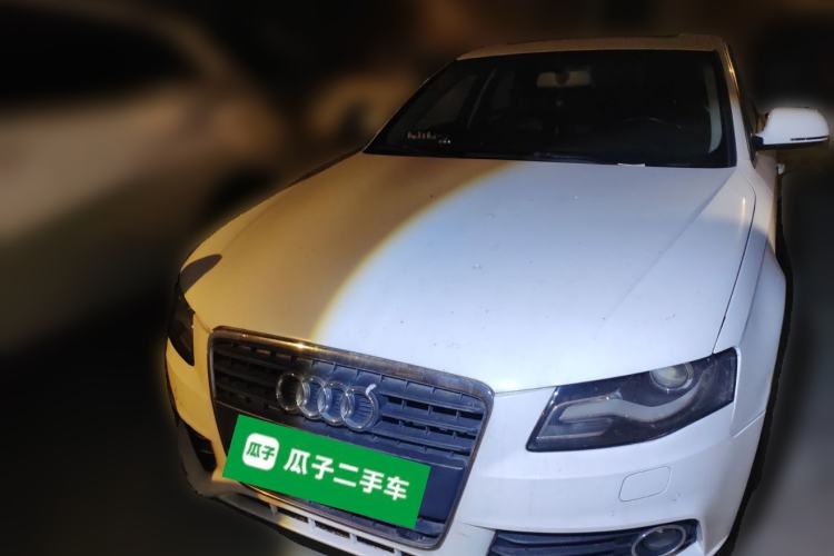 Used Audi A4L 2012 2.0 TFSI automatic Comfort trim level