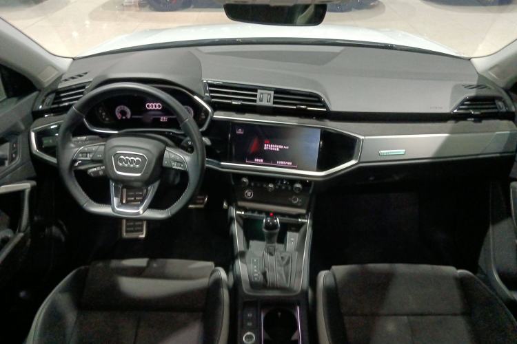 Used Audi Q3 2022 40 TFSI Fashion Dynamic Model