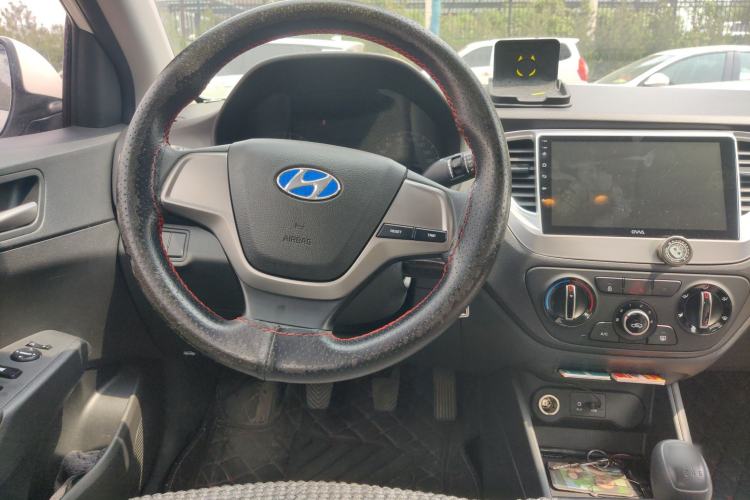 Used Hyundai Verna (new generation) 2016 1.4L Manual Cool Edition GLS Steering Wheel