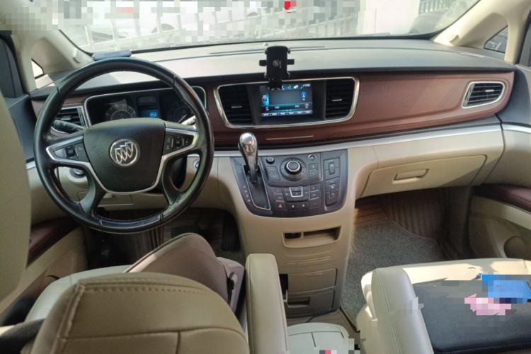 Used Buick GL8 2017 25S Luxury Version China V Standard Center Console