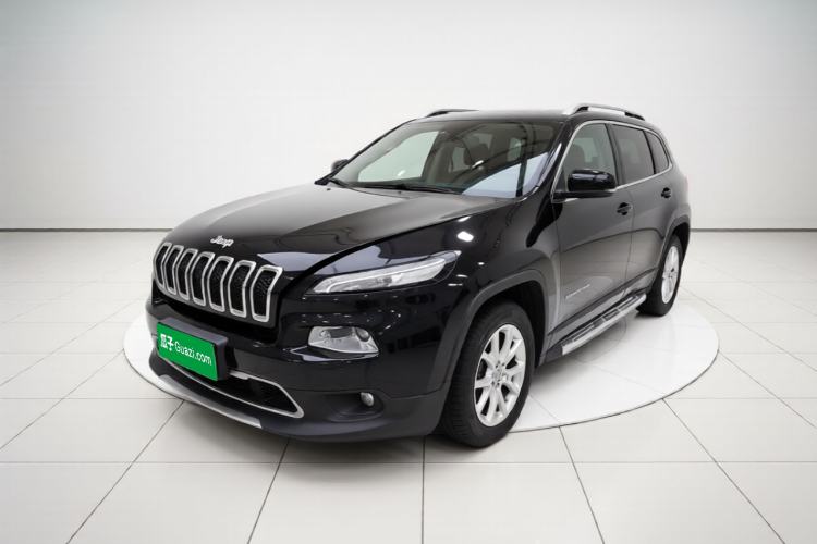 Used Jeep Cherokee 2017 2.0L Superior Edition Guazi used car, China used car export, Used car for sale, Used Jeep cars, Cheapest cars for sale