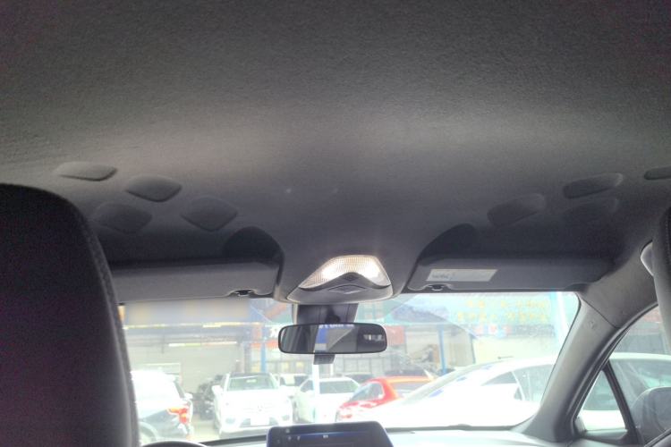 Used Toyota IZOA 2018 2.0L Yichi Version China VI Standard
