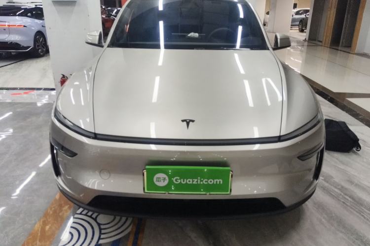 Used Tesla Model Y L 2025 Model Long-Range All-Wheel-Drive Version