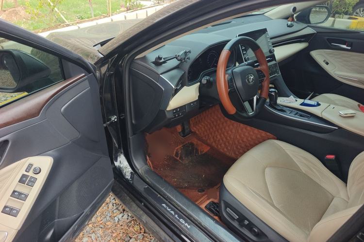 Used Toyota Avalon 2019 2.5L Touring Premium Version China VI Standard
