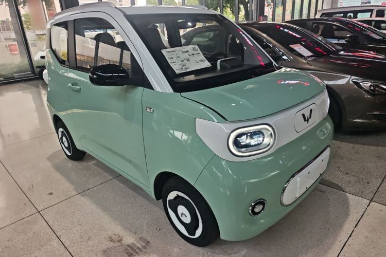 Used Wuling Hongguang MINIEV 2024 3rd Generation 170 km Front Right 45 Deg