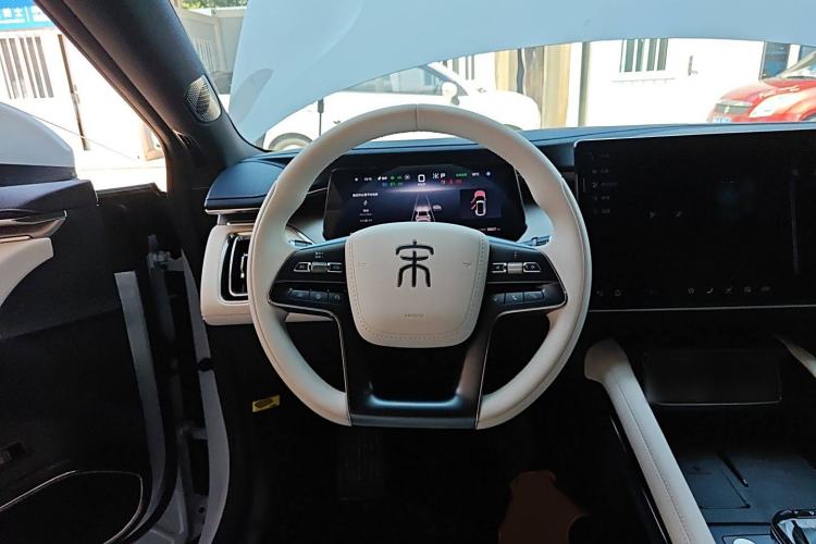 Used BYD Song L EV 2024 662 km Beyond Edition