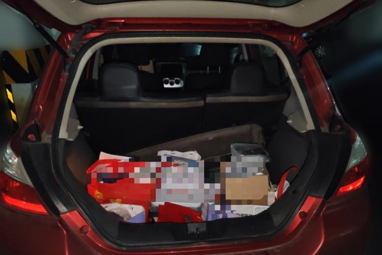 Used Venucia R50 2012 1.6L Automatic Comfort Edition Trunk