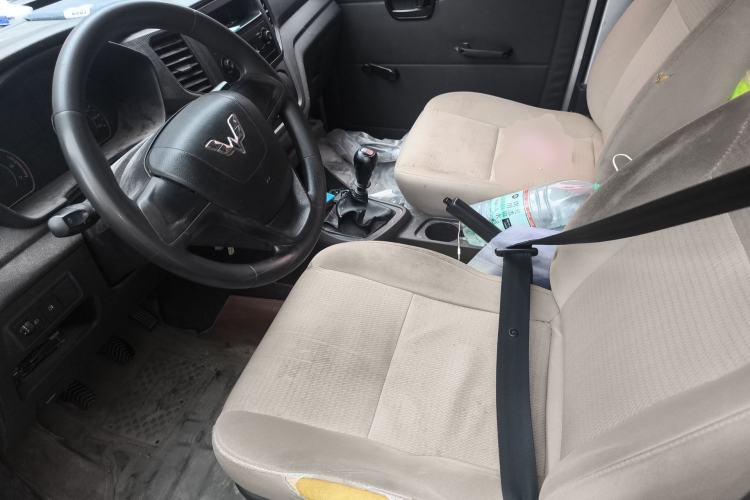 Used Wuling Hongguang V 2019 1.5L Standard Version China VI LAR
