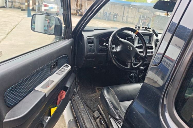 Used Nissan Paladin 2013 2.4L Four-Wheel Drive Standard Version China IV Standard Driver Seat
