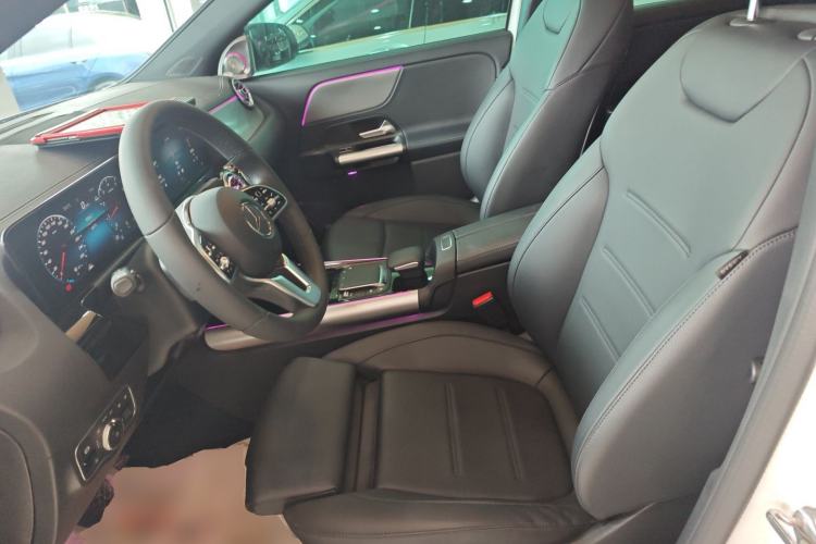 Used Mercedes-Benz GLA 2023 GLA 200 Left Front Seat