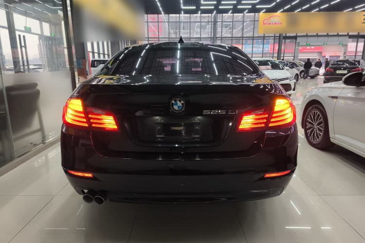 Used BMW 5 Series 2014 525Li Leading Model
