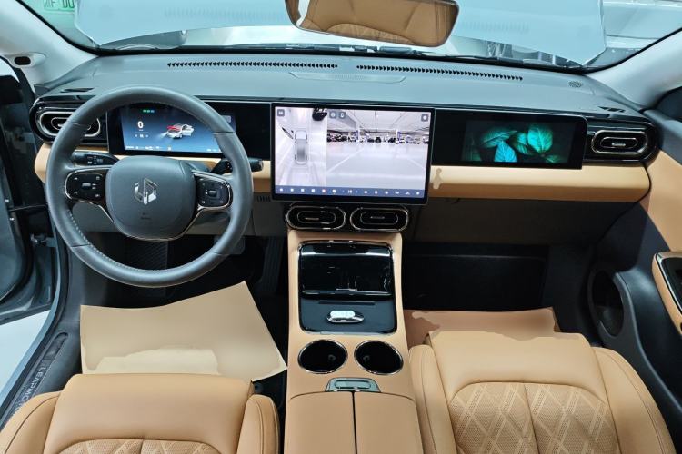 Used Leapmotor C01 2024 Range-Extended 316 Deluxe Edition Center Console