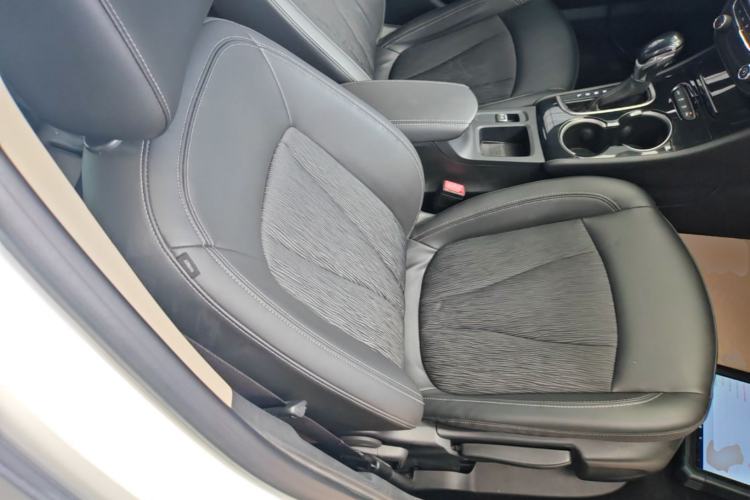 Used Buick Verano 2015 Sedan 20T Dual-Clutch Leading Model Right Front Seat