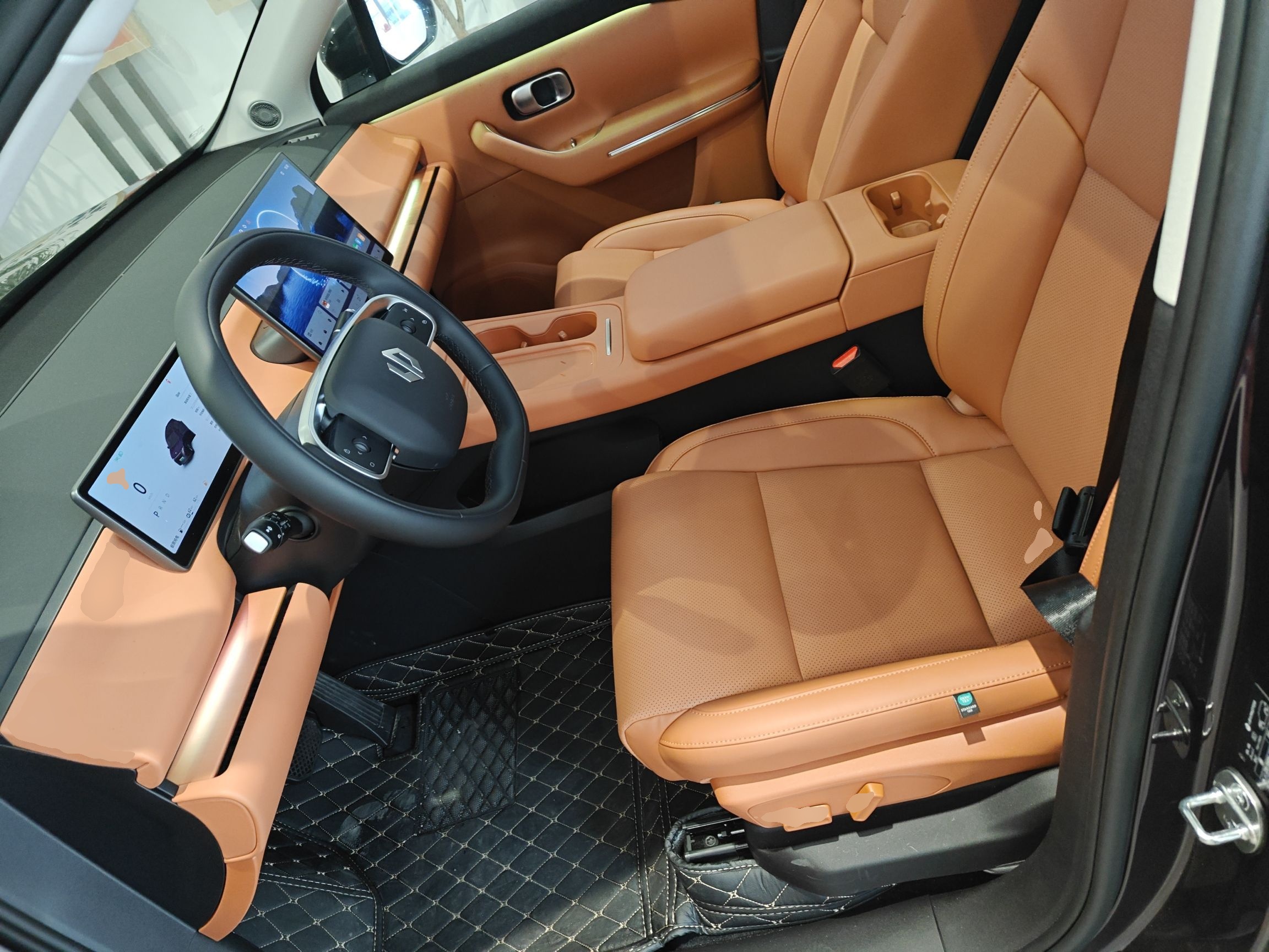 المقاعد الأمامية داخل السيارة