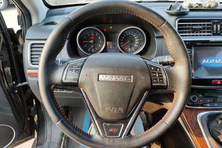 Used Haval H6 2015 Revised Version Sport Edition 1.5T Manual Transmission Two-Wheel Drive Elite Grade Steering Wheel