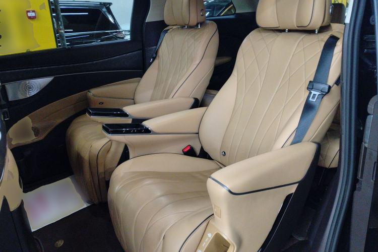 Used Denza D9 2024 DM-i 1050 Luxury Model Left Rear Seat