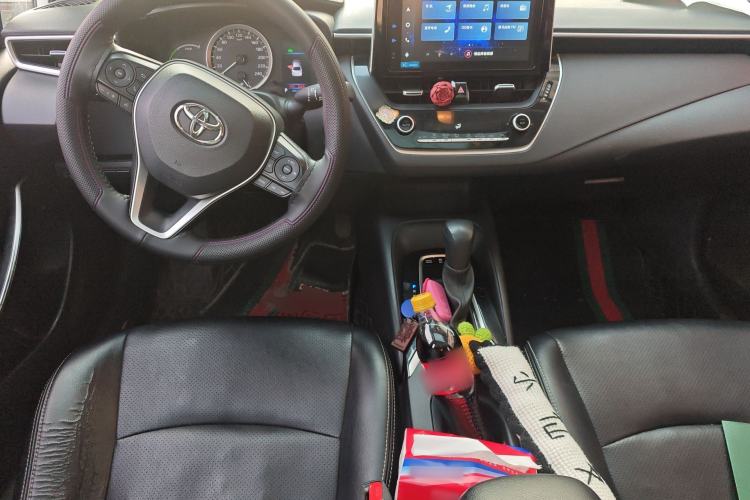 Used Toyota Corolla 2021 Dual-Motor 1.8L E-CVT Elite Edition Center Console