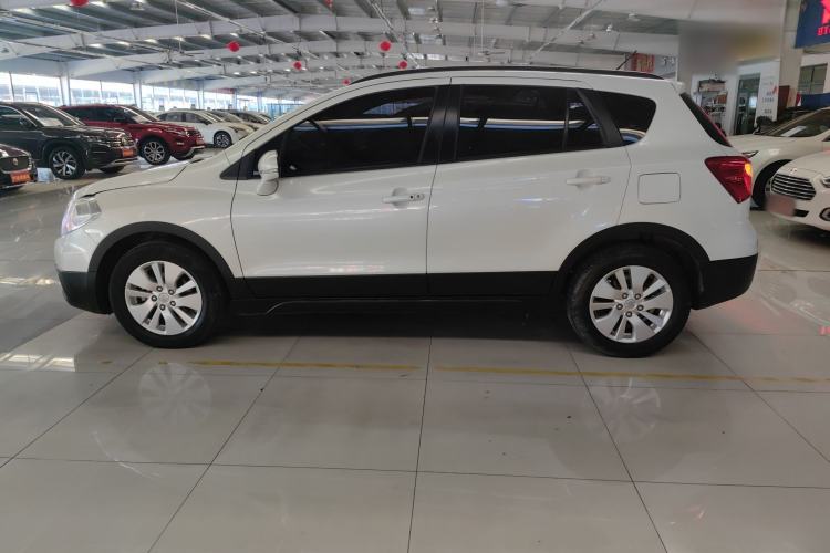 Used Suzuki S-Cross 2015 1.6L CVT Two-Wheel Drive Entry-Level Trim Exterior 3