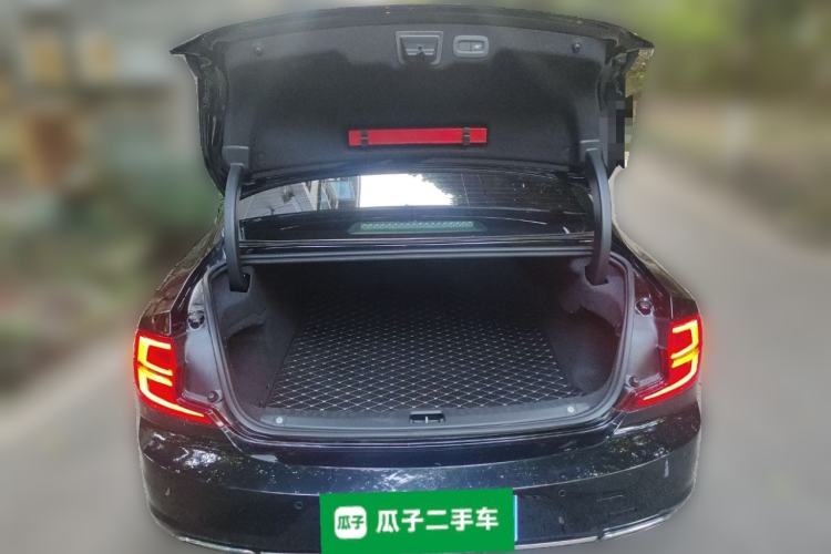 Used Volvo S90 2017 T4 Zhiyuan Edition Trunk