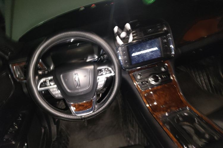 Used Lincoln Continental 2018 2.0T Two-Wheel Drive Deluxe Edition
