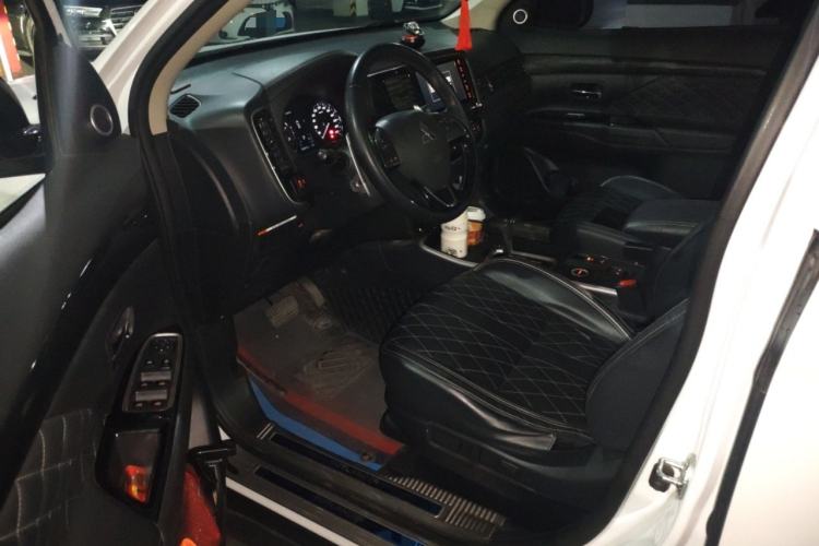 Used Mitsubishi Outlander 2020 2.4L 4x4 Zhi Xiang Edition 5 Seats