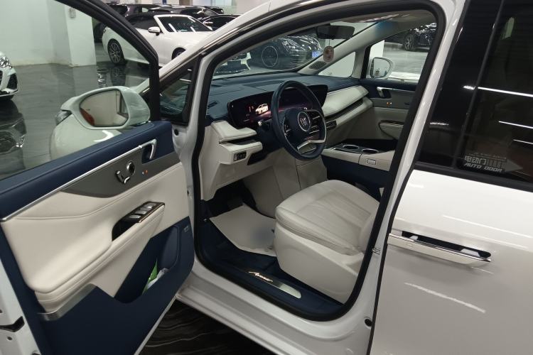 Used Buick GL8 New Energy 2024 Lu Zun Deluxe Edition 7-Seater
