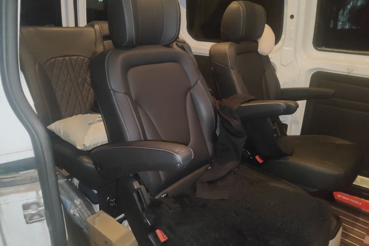 Used Ford Transit 2017 2.0T Diesel Multi-Purpose Commercial Vehicle Short Wheelbase Mid-Roof China IV Standard Left Rear Seat