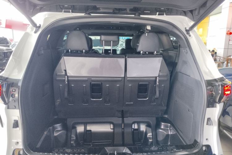 Used Toyota Granvia 2024 2.5L Hybrid Prestige PLUS Four-Wheel Drive Version Trunk