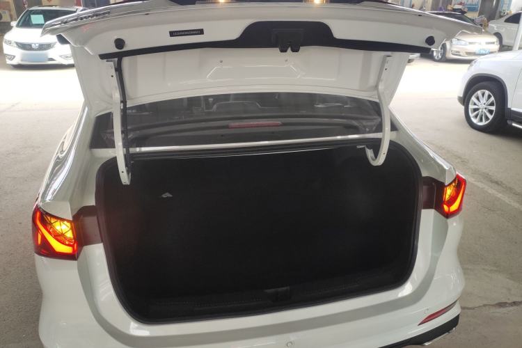 Used Roewe i5 2023 1.5L CVT Luxury Edition
