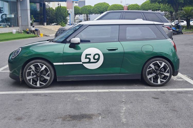 Used MINI Electric MINI COOPER 2024 452km COOPER SE 1/65 Limited Edition