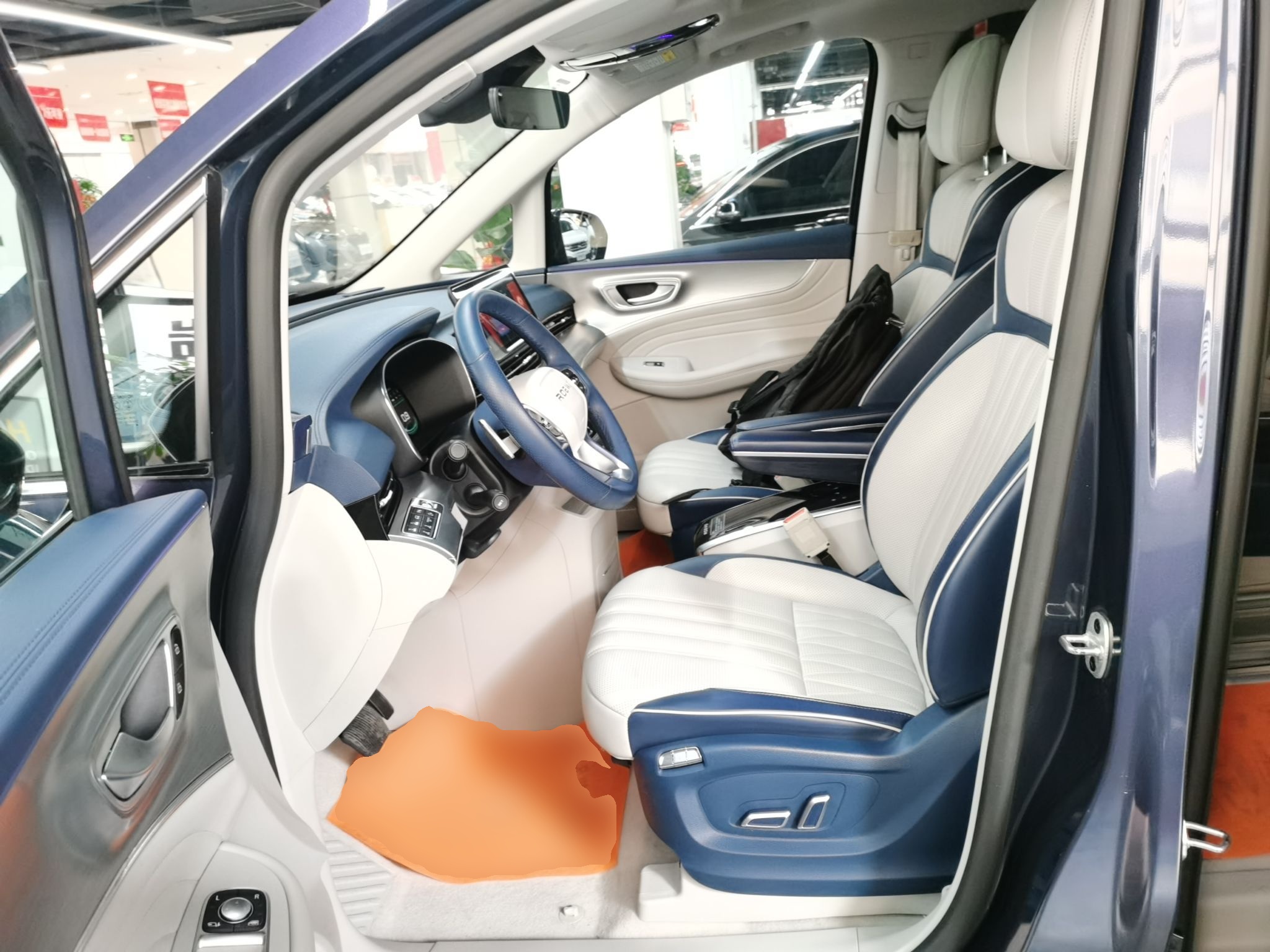 Переднее сиденье в автомобиле