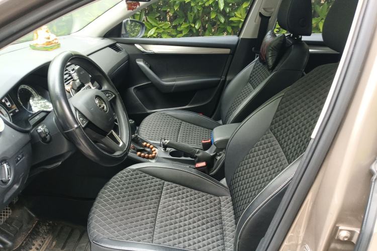 Used Skoda Octavia 2019 1.5L Automatic Smart Drive Luxury Edition China VI Standard