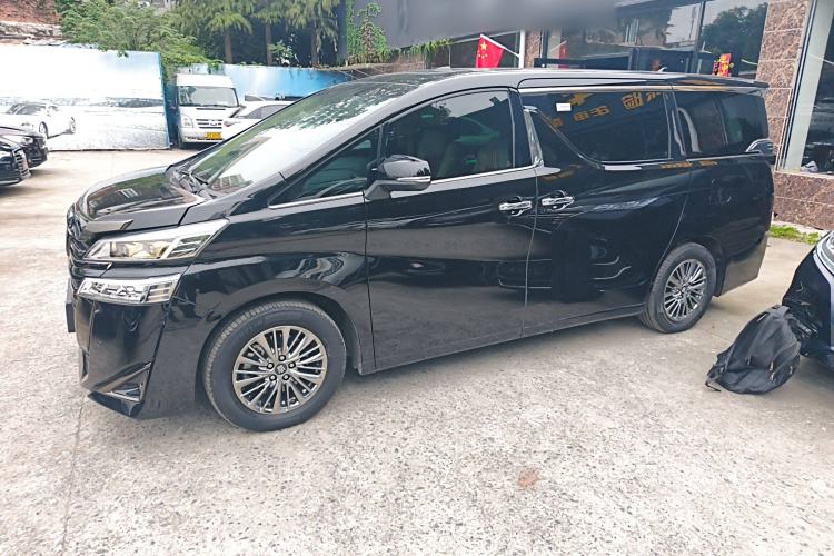 Used Toyota Vellfire 2023 Crown Dual-Engine 2.5L HV Prestige Edition
