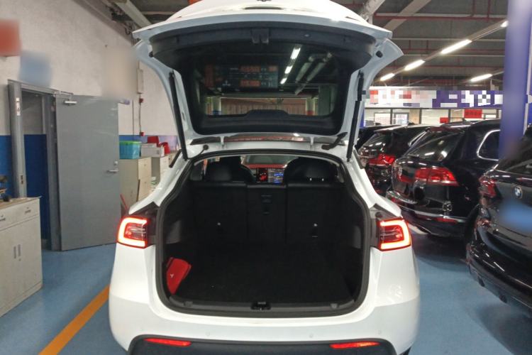 Used Tesla Model Y 2021 Long-Range All-Wheel-Drive Version
