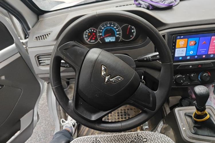 Used Wuling Rongguang New Truck 2023 2.0L Single-Row Base Version LJM20B Steering Wheel