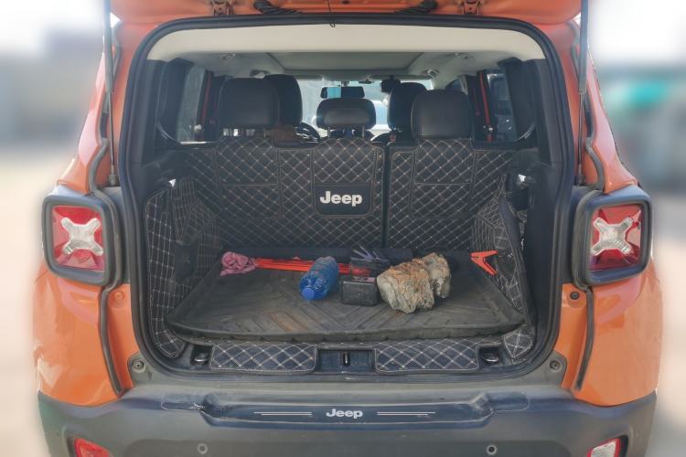 Used Jeep Renegade 2018 Connected Large Screen Version 180TS Automatic High-Energy Edition
