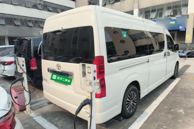 Used Toyota HIACE  Rear Right 45 Deg