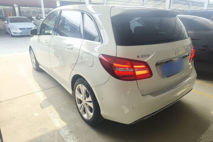 Used Mercedes-Benz B-Class 2015 B 200 Fashion Model Rear Left 45 Deg