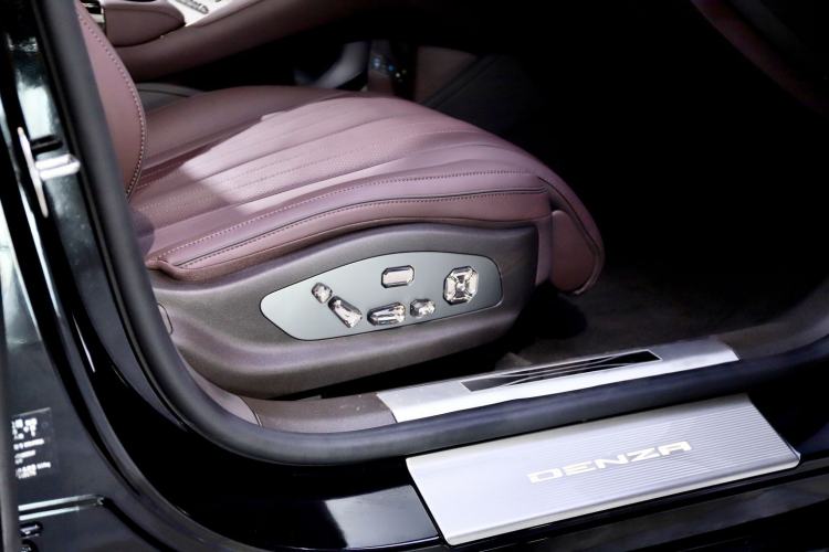 Used Denza Z9GT 2024 1100 4x4 Max First Edition Interior 10