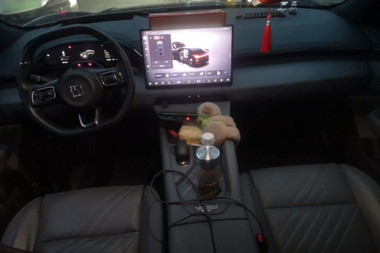 Used Zeekr 001 2024 WE Edition 95 kWh All-Wheel Drive Center Console