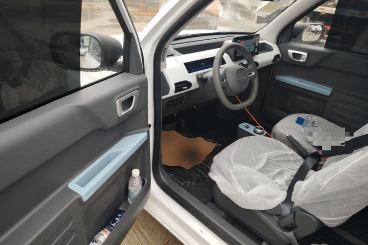 Used Geely Galaxy Panda 2024 Panda Mini 200km Endurance Bear Driver Seat