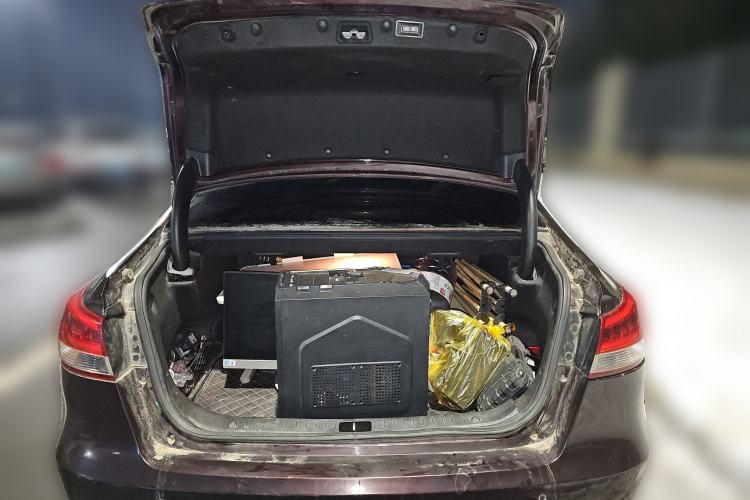 Used Zotye Z700 2016 1.8T Manual Luxury Model Trunk