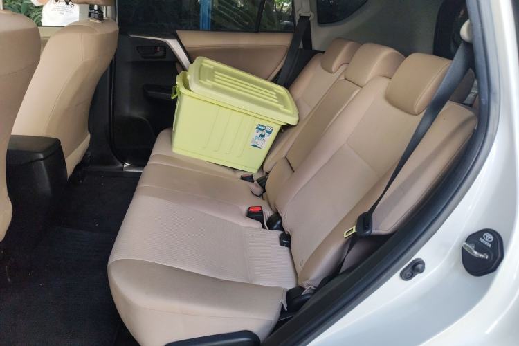 Used Toyota RAV4 2015 2.0L CVT Two-Wheel Drive Fashion Edition