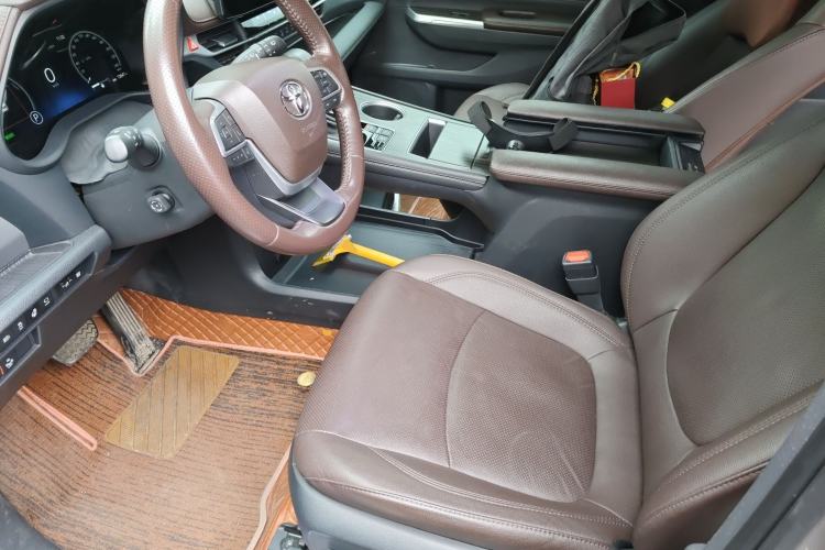 Used Toyota SIENNA 2021 2.5L Hybrid Platinum Edition Left Front Seat