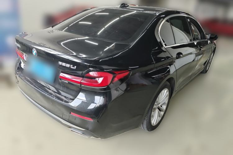 Used BMW 5 Series 2022 Second Facelift 525Li Luxury Package Rear Right 45 Deg