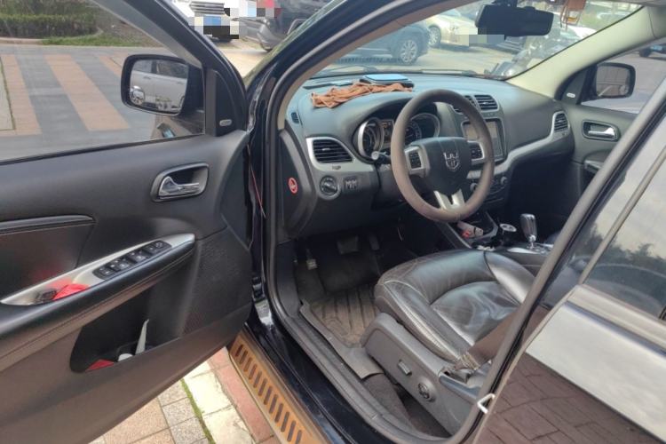 Used Dodge Journey 2015 2.0TD Four-Wheel Drive Luxury Edition Driver Seat