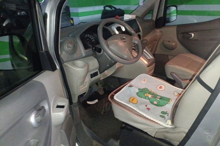 Used Nissan NV200 2016 Revised Version 1.6L CVT Luxury Edition Interior 3