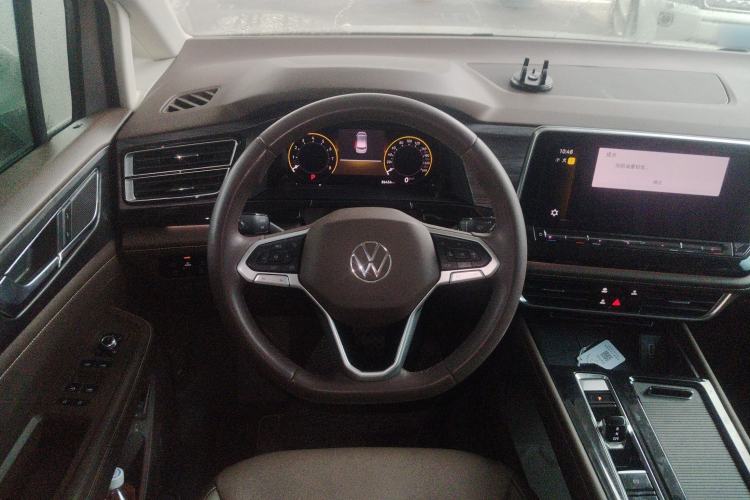 Used Volkswagen Viloran 2024 330TSI Luxury Edition
